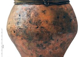 Fig. 7 Situle en bronze jeté en offrande dans le puits de l’Auribelle. ©S. Mauné