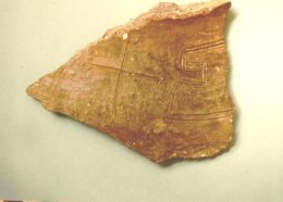 Céramique mailhacienne à décor géométrique et anthropomorphe ©Jean Grimal